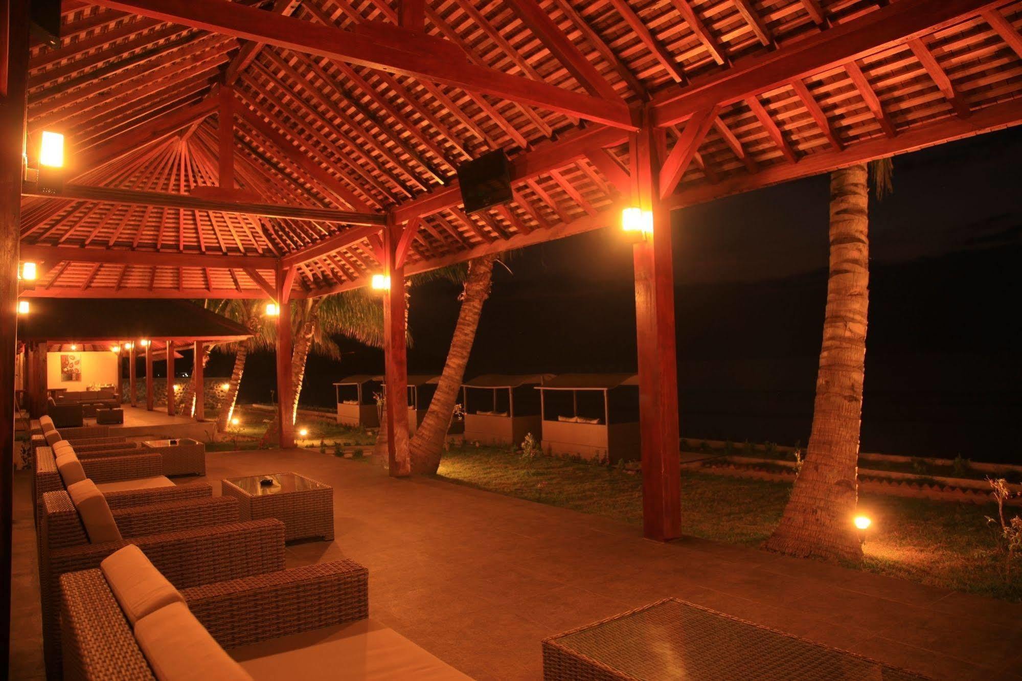 Lima Satu Resort Pemenang Exterior photo