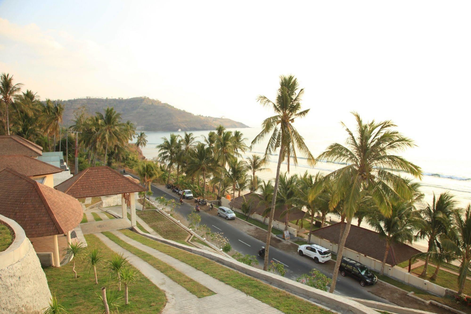Lima Satu Resort Pemenang Exterior photo